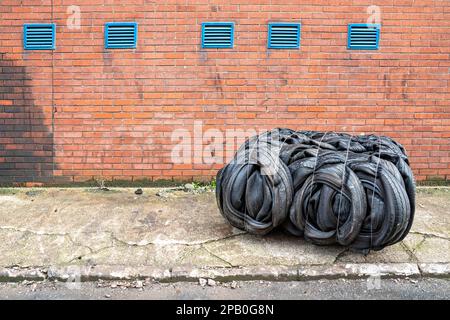 End-of-Use-Reifen, Liverpool Dockland Stockfoto