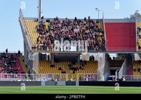 Lecce, Italien. 12. März 2023. Turin FC Supporters während US Lecce vs Turin FC, italienisches Fußballspiel Serie A in Lecce, Italien, März 12 2023 Gutschrift: Independent Photo Agency/Alamy Live News Stockfoto