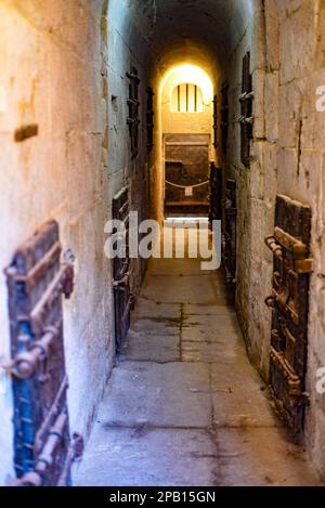 Venedig, Italien - 15. November 2022: Gefängniszellen und Bars im Dogenpalast, Palazzo Ducale Stockfoto