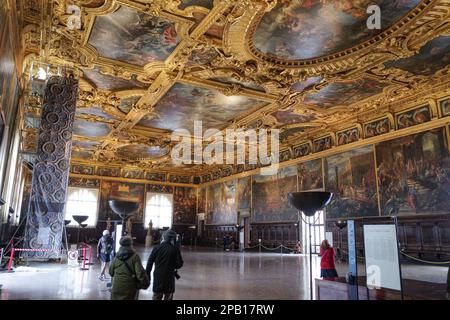 Venedig, Italien - 15. November 2022: Salla del Maggior Consiglio, im Palazzo Ducale Stockfoto