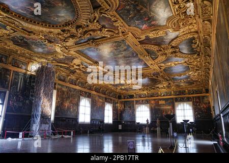 Venedig, Italien - 15. November 2022: Salla del Maggior Consiglio, im Palazzo Ducale Stockfoto