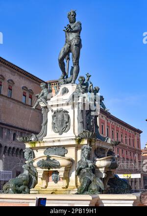 Bologna, Italien - 16. November 2022: Der Neptunbrunnen, Piazza Maggiore, Stockfoto