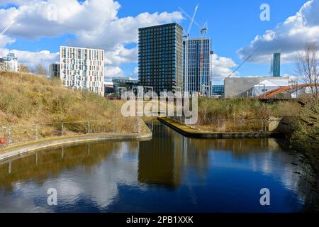 Apartments Blöcke am Middlewood Schlösser Entwicklung, von der Manchester, Bolton und Bury Canal Road, Manchester, England, Großbritannien Stockfoto