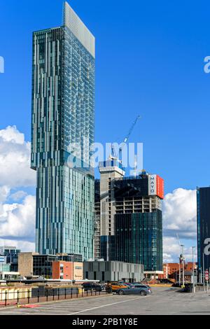 Der Beetham Tower und Phase One (im Bau), ein Apartmentblock der Viadux-Entwicklung, und der Axis Tower. Manchester, England, Großbritannien Stockfoto