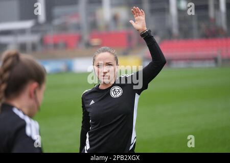 Leverkusen, Deutschland. 11. März 2023. Leverkusen, Deutschland, März 12. 2023: Melissa Joos-SCHIEDSRICHTER während des Frauen-Bundesliga-Spiels zwischen Bayer 04 Leverkusen und VfL Wolfsburg in Leverkusen. (Julia Kneissl/SPP) Kredit: SPP Sport Press Photo. Alamy Live News Stockfoto