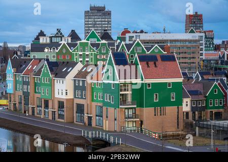 Skyline von Zaandam, Nordholland, Niederlande, vom Hügel aus gesehen Stockfoto