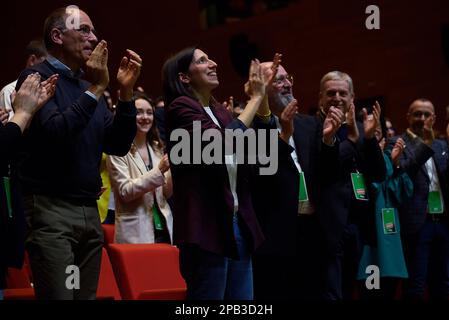 Elly Schlein (C) wird während der Nationalversammlung der Demokratischen Partei (PD) am 12. März 2023 in Rom zur Sekretärin der Polizei ernannt. Kredit: Vincenzo Nuzzolese/Alamy Live News Stockfoto