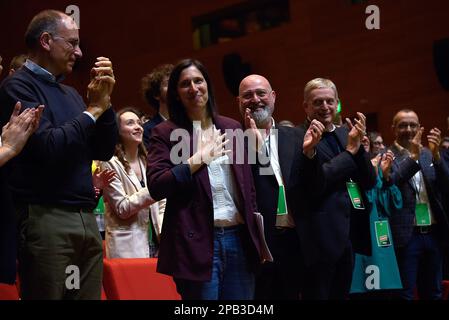 Elly Schlein (C) wird während der Nationalversammlung der Demokratischen Partei (PD) am 12. März 2023 in Rom zur Sekretärin der Polizei ernannt. Kredit: Vincenzo Nuzzolese/Alamy Live News Stockfoto