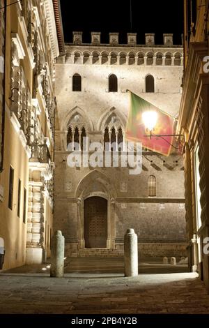 Banca Monte dei Paschi, Bankhaus Monte dei Paschi, Palazzo Salimbeni, Siena, Toskana, Italien, Europa Stockfoto