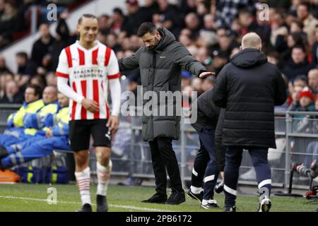 EINDHOVEN - PSV Eindhoven trainiert Ruud van Nistelrooij während des niederländischen Premier-League-Spiels zwischen PSV Eindhoven und SC Cambuur Leeuwarden am 12. März 2023 im Phillips-Stadion in Eindhoven, Niederlande. ANP MAURICE VAN STONE Stockfoto