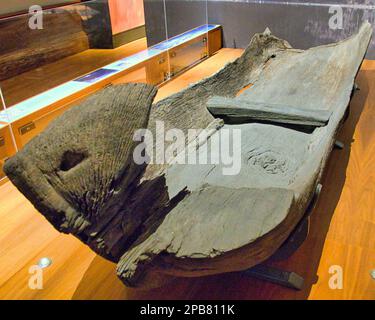 glasgow Museum und Kunstgalerien stellen jungsteinzeitliche Ausgrabungen im Kanu aus Stockfoto