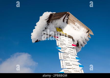 Berg Śnieżka, Karpacz, Karkonosze (Riesengebirge), Sudeten, Niederschlesien, Polen, Februar 2023 Stockfoto