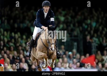 DEN BOSCH - Henrik von Eckermann (SWE) auf König Edward in Aktion während der Weltmeisterschafts-Show Springen, während der Dutch Masters Indoor Brabant Horse Show. ANP SANDER KONING niederlande raus - belgien raus Stockfoto