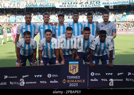 Avellaneda, Argentinien, 12, März 2023. Racing Club Team während des Spiels zwischen Racing Club und Club Atletico Sarmiento, Spiel 7, Professional Soccer League of Argentina 2023 (Liga Profesional de Futbol 2023 - Torneo Binance). Kredit: Fabideciria. Stockfoto