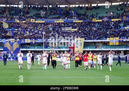 Verona, Italien , 12. März 2023, klatscht das Team (AC Monza) nach dem Fußballspiel der italienischen Meisterschaft Serie A zwischen Hellas Verona und AC Monza am 12. März 2023 im Stadio Marcantonio Bentegodi in Verona, Italien - Foto Luca Rossini / E-Mage Stockfoto