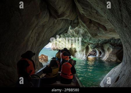 Fotografie im Inneren der Marmorhöhle, Lago General Carrera, Patagonien Stockfoto