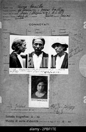 Die italienische kommunistische Politikerin CAMILLA RAVERA ( Acqui Terme 1889 - Roma 1988 ), die 15 Jahre Gefängnis vom Tribunale Speciale Fascista begnügte . Von 1930 bis 1935 inhaftiert , von 1935 bis 1943 in Confino auf der Insel Ventotene ins Exil verbannt . Femminist , 1982 wählte die erste Senatorin für das Leben in der italienischen Geschichte - COMUNISTA - PARTITO COMUNISTA ITALIANO - PCI - P.C.I. Senatrice a vita - Senatore - Kommunist - esule - POLITICA - POLITIC - foto segnaletica - perseguitato Politico - RESISTENZA --- Archivio GBB Stockfoto