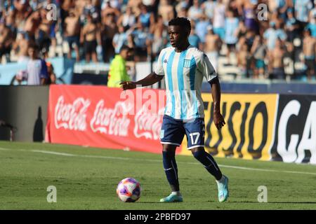 Avellaneda, Argentinien, 12, März 2023. Johan Carbonero vom Racing Club in Aktion während des Spiels zwischen Racing Club und Club Atletico Sarmiento, Spiel 7, Professional Soccer League of Argentina 2023 (Liga Profesional de Futbol 2023 - Torneo Binance). Kredit: Fabideciria. Stockfoto