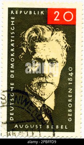 August Ferdinand BEBEL ( 1840 - 1913 ) war ein deutscher Sozialdemokrat und einer der Gründer der Sozialdemokratischen Partei Deutschlands . Die Sozialdemokratische Partei Deutschlands ist Deutschlands älteste politische Partei. - SPD - PARTITO SOCIAL DEMOCRATICO - SOCIALISMO - SOZIALISMUS - SOZIALISTISCH - SOCIALISTA - POLITICO - POLITICA - POLITIC - foto Storiche - foto storica - Portrait - ritratto - Bart - barba - Kragen - colletto - Krawatte - Cravatta - FRANCOBOLLO - POST TIMBER ---- Archivio GBB Stockfoto