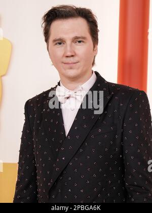 Los Angeles, Kalifornien, USA. 12. März 2023. Paul Dano läuft auf dem roten Teppich bei den Academy Awards 95., die am 12. März 2023 von der Academy of Motion Picture Arts and Sciences im Dolby Theatre in Los Angeles, Kalifornien, verliehen werden. (Foto: Sthanlee B. Mirador/Sipa USA) Guthaben: SIPA USA/Alamy Live News Stockfoto
