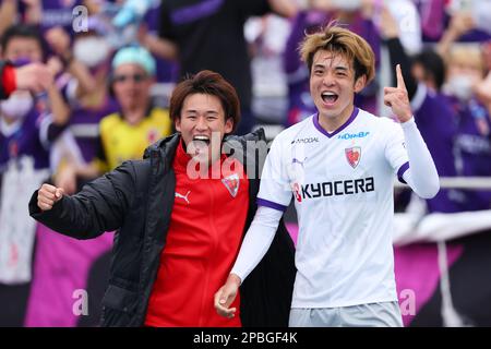 Lemongas Stadium Hiratsuka, Kanagawa, Japan. 12. März 2023. (L bis R) Shimpei Fukuoka, Fuki Yamada (Sanga), 12. MÄRZ 2023 - Fußball: 2023 J1. Ligaspiel zwischen Shonan Bellmare 0-2 Kyoto Sanga F.C. im Lemongas Stadium Hiratsuka, Kanagawa, Japan. Kredit: Naoki Morita/AFLO SPORT/Alamy Live News Stockfoto