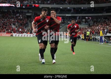 Curitiba, Parana, Brasilien. 12. März 2023. (SPO) Paranaense Fußball-Meisterschaft: Athletico gegen Sao Joseense. 12. März 2023, Curitiba, Parana, Brasilien: Fußballspiel zwischen Athletico PR und Sao Joseense gültig für das Viertelfinale, zweite Etappe der Paranaense Championship 2023, in der Arena da Baixada am Sonntag (12). Athletico hat 4-0 gewonnen und sich qualifiziert. Kredit: Edson de Souza/Thenews2 (Kredit: © Edson De Souza/TheNEWS2 via ZUMA Press Wire) NUR REDAKTIONELLE VERWENDUNG! Nicht für den kommerziellen GEBRAUCH! Stockfoto