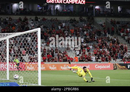 Curitiba, Parana, Brasilien. 12. März 2023. (SPO) Paranaense Fußball-Meisterschaft: Athletico gegen Sao Joseense. 12. März 2023, Curitiba, Parana, Brasilien: Fußballspiel zwischen Athletico PR und Sao Joseense gültig für das Viertelfinale, zweite Etappe der Paranaense Championship 2023, in der Arena da Baixada am Sonntag (12). Athletico hat 4-0 gewonnen und sich qualifiziert. Kredit: Edson de Souza/Thenews2 (Kredit: © Edson De Souza/TheNEWS2 via ZUMA Press Wire) NUR REDAKTIONELLE VERWENDUNG! Nicht für den kommerziellen GEBRAUCH! Stockfoto