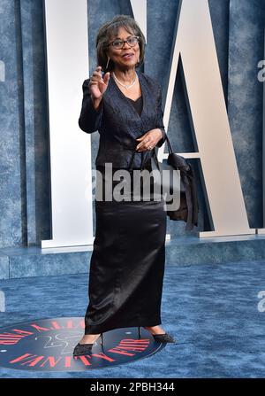 Beverly Hills, USA. 12. März 2023. Anita Hill Ankunft bei der Vanity Fair Oscar Party im Wallis Annenberg Center for the Performing Arts am 12. März 2023 in Beverly Hills, Kalifornien. © OConnor-Arroyo / AFF-USA.com Guthaben: AFF/Alamy Live News Stockfoto