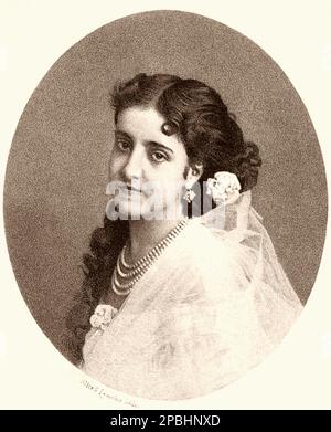 1877 : der gefeierte spanische italienische Sänger Sopran ADELINA PATTI ( 1843 - 1919 ) in der Rolle der Violetta Valery in LA TRAVIATA von Giuseppe VERDI ( aus LA DAME AUX CAMELIAS von Alexandre Dumas Fils ) im Teatro alla Scala ( Mailand ) 1877 und 1878 - CANTANTE LIRICA - OPERA - MUSICA CLASSICA - klassisch - Portrait - Rituto - Orecchino - Orechini - Ohrring - Ohrringe - gioiello - gioielli - Bijoux - Juwelen - Tulle - Perlenkette - collana di perle - THEATER - Theater - Theater - Theater - TEATRO - TEATRO OPER - Cantante lirica - classica - Klassik - DIVA - DIVINA - Camelia - camelie --- Archivio GBB Stockfoto