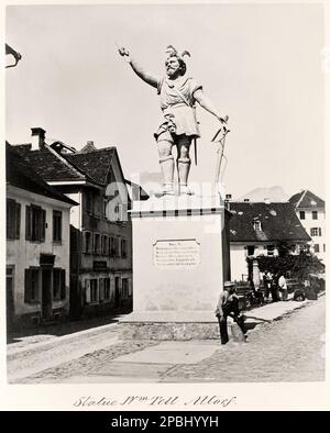Die WILHELM-TELL-Saga , das antike Denkmal in Kapuzinerkloster Allerheiligen in Altdorf vor der Sobstitution mit der neuen Bronzestatue des Schweizer Bildhauers Richard Kissling ( 1848 - 1919 ) . William Tell (Deutsch: Wilhelm Tell; Französisch: Guillaume Tell; Italienisch: Guglielmo Tell) ist ein legendärer Held der umstrittenen historischen Authentizität, der angeblich im alpinen Kanton Uri in der Schweiz Anfang des 14. Jahrhunderts gelebt hat. Eine weitere Dokumentation der Tell-Taten ist das Song der Gründung der Konföderation (Long von der Entstehung der Eidgenossenschaft). Diese früheste Version Stockfoto