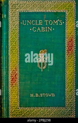 „Onkel Tom’s Cabin“ von Harriet Beecher Stowe wird im GulfQuest Museum in Mobile, Alabama, ausgestellt. Stockfoto