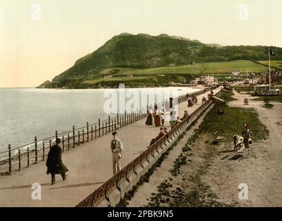 1895 CA , BRAY, IRLAND : BRAY , COUNTY WICKLOW . Fotochromdruckfarben , herausgegeben von Detroit Publishing Co . Pubblishing , USA . Bray ( Irish: BRE', ehemals Brian' Chulainn ) ist eine Stadt in North County Wicklow, Irland. Es ist ein geschäftiges städtisches Zentrum und Küstenstadt mit ca. 32.000 Einwohnern, was es zur viertgrößten Stadt Irlands macht (mit Ausnahme der fünf Städte). Es liegt etwa 20 km (12 Meilen) südlich von Dublin an der Ostküste. - IRLANDA - FOTO STORICHE - GESCHICHTSFOTOS - GEOGRAFIA - GEOGRAFIE - ARCHITEKTUR - ARCHITETTURA - VECCHIA EUROPA - ALTES EUROPA - LUNGOMARE - MEER - STUTE Stockfoto