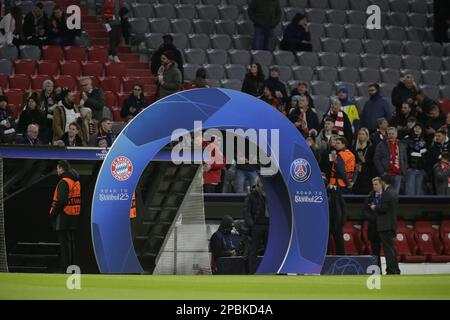 Während der UEFA Champions League, Fußballspiel zwischen dem FC Bayern München und Paris Saint-Germain am 08. März 2023 in der Allianz Arena, München, Deutschland Photo Ndrerim Kaceli Stockfoto