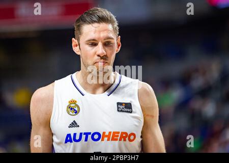 Madrid, Madrid, Spanien. 12. März 2023. Fabien Causeur (Real Madrid) in Aktion während des Basketballspiels zwischen Real Madrid und Bilbao Basket, gültig für den Spieltag 22 der spanischen Basketballliga namens „Liga Endesa“, gespielt am Sonntag, den 12. März 2023 im Wizink Center in Madrid (Kreditbild: © Alberto Gardin/ZUMA Press Wire) REDAKTIONELLE VERWENDUNG! Nicht für den kommerziellen GEBRAUCH! Stockfoto