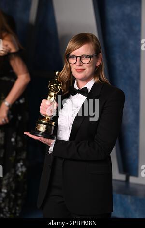 Sarah Polley, Preisträgerin des am besten angepassten Drehbuchs für „Women Talking“, nimmt an der Vanity Fair Oscar Party Teil, die im Wallis Annenberg Center for the Performing Arts in Beverly Hills, Los Angeles, Kalifornien, USA stattfindet. Foto: Sonntag, 12. März 2023. Stockfoto