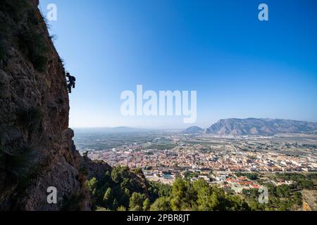 Felsklettern in der Nähe von Alicante, Spanien Stockfoto