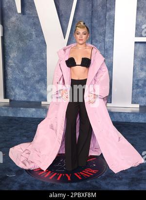 Beverly Hills, USA. 13. März 2023. Florence Pugh nimmt am 12. März 2023 in Beverly Hills, Kalifornien, an der 2023 Vanity Fair Oscar Party im Wallis Annenberg Center for the Performing Arts Teil. Foto: Crash/imageSPACE/Sipa USA Kredit: SIPA USA/Alamy Live News Stockfoto