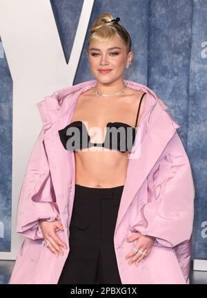 Beverly Hills, USA. 13. März 2023. Florence Pugh nimmt am 12. März 2023 in Beverly Hills, Kalifornien, an der 2023 Vanity Fair Oscar Party im Wallis Annenberg Center for the Performing Arts Teil. Foto: Crash/imageSPACE/Sipa USA Kredit: SIPA USA/Alamy Live News Stockfoto