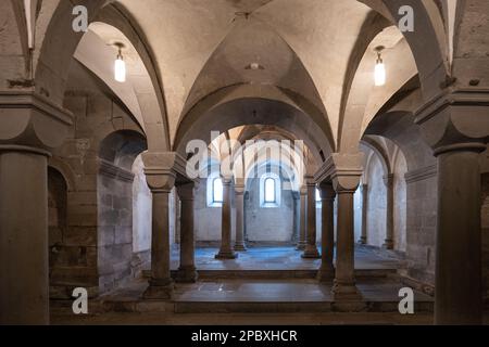 Krypta Karl des Großen oder Kirche Grossmünster in der Züricher Stadt Schweiz, keine Menschen. Stockfoto