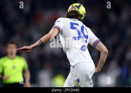 Turin, Italien. 12. März 2023. Turin, Italien, 12. März 2023, Alessandro Zanoli von der UC Sampdoria kontrolliert den Ball während des Spiels der Serie A zwischen dem FC Juventus und der UC Sampdoria im Allianz-Stadion am 12. März 2023 in Turin, Italien . Kredit: Marco Canoniero/Alamy Live News Stockfoto