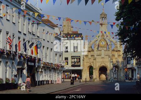 Chichester Kreuz gesehen von der West Street, West Sussex, England, UK. Ca. 80er Stockfoto