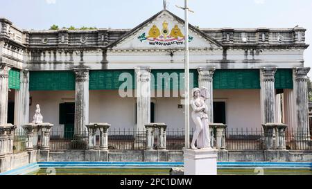 Rückansicht des Jagat Seth Palace, Jagat Seth war ein reicher Händler, Banker und Geldverleiher aus Murshidabad, Westbengalen, Indien. Stockfoto