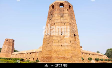 Minar von Murshid Kuli Khan Moschee, Murshidabad, Westbengalen, Indien. Stockfoto