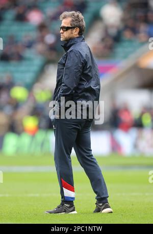 Fabien Galthie Cheftrainer von Frankreich während des Spiels der Six Nations Championship Runde 2023 zwischen England und Frankreich im Twickenham Stadium in Lond Stockfoto