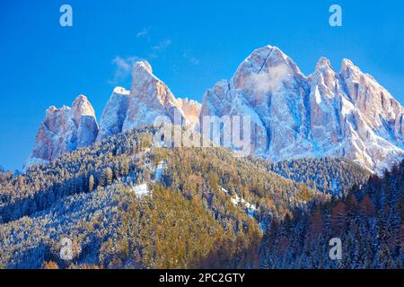 Dorf Santa Maddalena, Val di Funes, Dolomiten, Italien Stockfoto