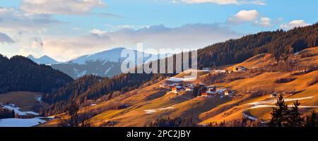Dorf Santa Maddalena, Val di Funes, Dolomiten, Italien Stockfoto