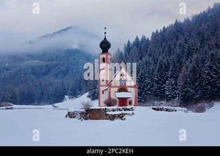 Dorf Santa Maddalena, Val di Funes, Dolomiten, Italien Stockfoto