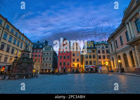 Stockholm Schweden, nächtliche Skyline der Stadt in der Altstadt von Gamla Stan und auf dem Stadtplatz von Stortorget Stockfoto