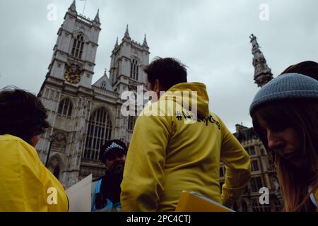 London, Großbritannien. 13. März 2023. Protest beim Empire Day Service - Not My King Credit: João Daniel Pereira/Alamy Live News Stockfoto