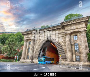 Der wunderschöne Adam Clark Tunnel (Budaer Burgtunnel) unter dem Burgberg in Budapest. Standort: Budapest, Ungarn, Europa Stockfoto